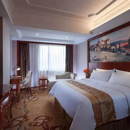 Vienna International Hotel Shaoguan Fengcailou מראה חיצוני תמונה